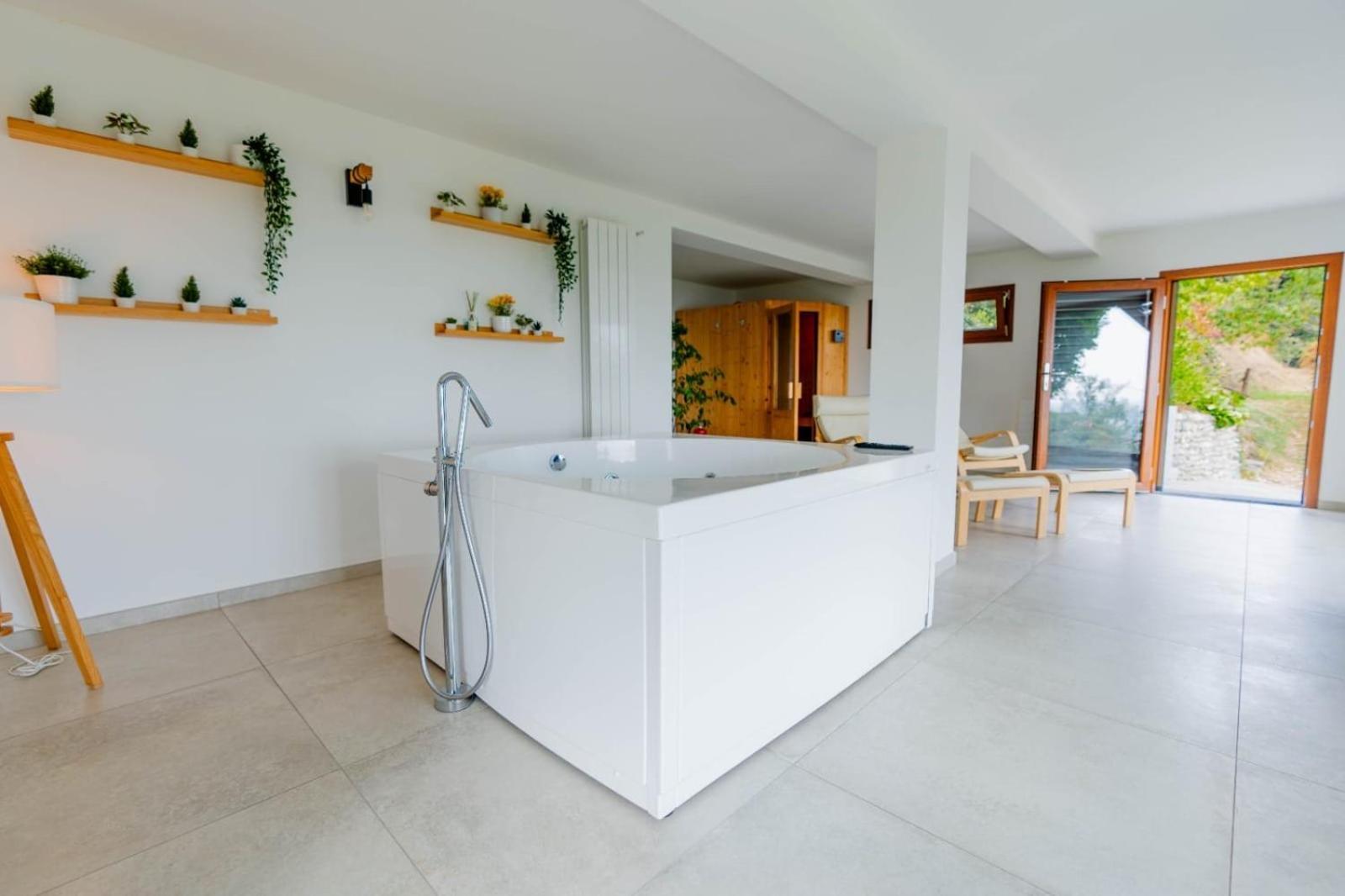Chalet Sophie - Luxury Chalet Roletto Dış mekan fotoğraf
